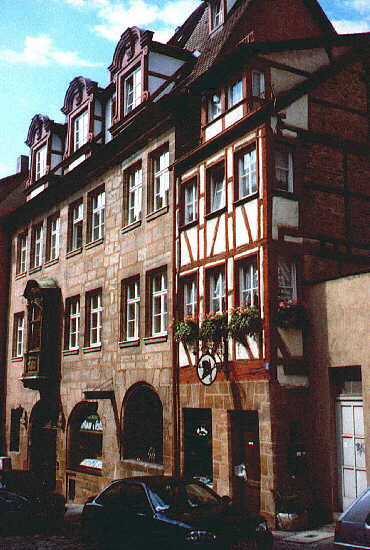 Fachwerkhaus Albrecht-Drer-Strae 13 (Scherenschnittstudio)