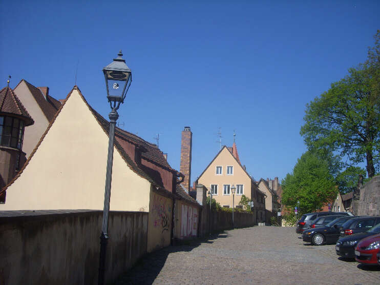 Am lberg, Blickrichtung Burggarten und Treppe zum Tiergrtnertorplatz (Mai 2016)