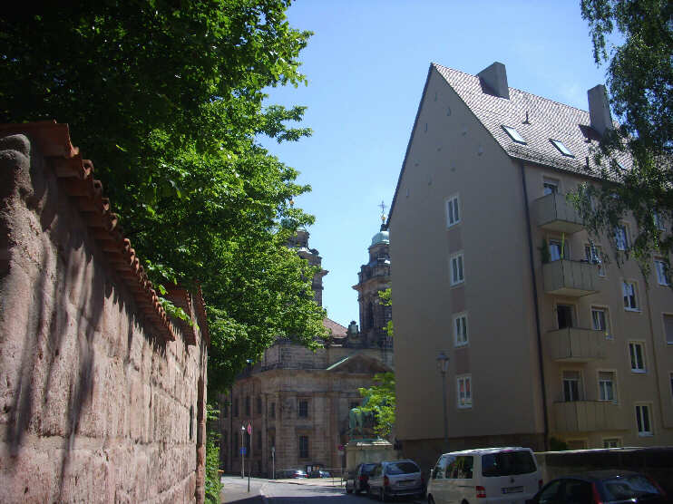 Blick von der Dr.-Erich-Mulzer-Strae zum Egidienplatz (Mai 2012)