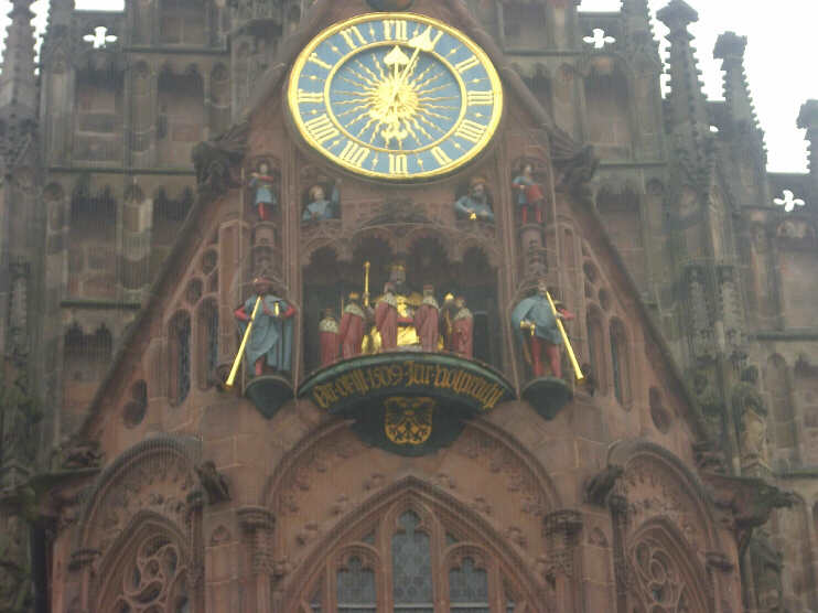 Mnnleinlaufen [Glockenspiel an der Nrnberger Frauenkirche] (September 2013)