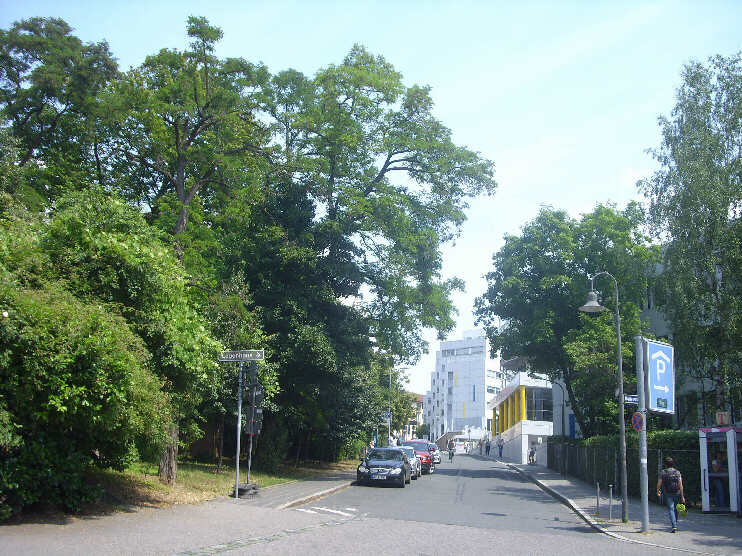 St. Johannis-Mhlgasse, Blickrichtung Burgschmietstrae (Juli 2013)