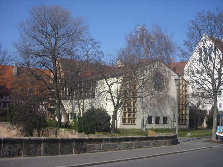 Blick von der Nrdlichen Karlsbrcke zur Neuapostolischen Kirche, Karlstrae 3 (Mrz 2014)
