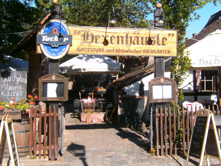 Gaststube und historischer Biergarten »Hexenhäusla« (Augusust 2016)