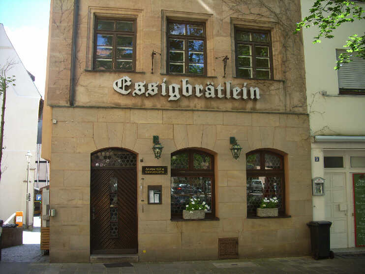 Spezialittenrestaurant Essigbrtlein, Weinmarkt 3 [Links Schmalzgchen zur Schustergasse] (Juni 2013)