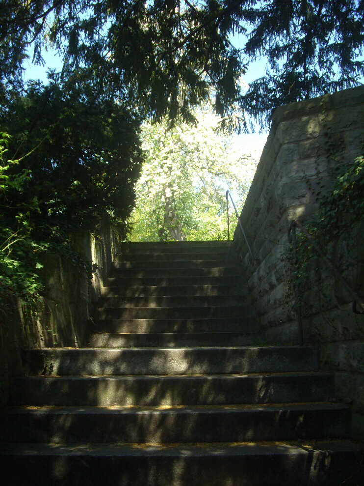 Treppenaufgang am Neutor zum Brgermeistergarten (April 2015)
