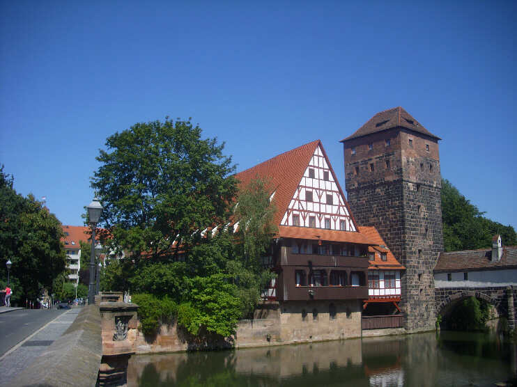 Maxbrcke, Weinstadel und Wasserturm (August 2013)
