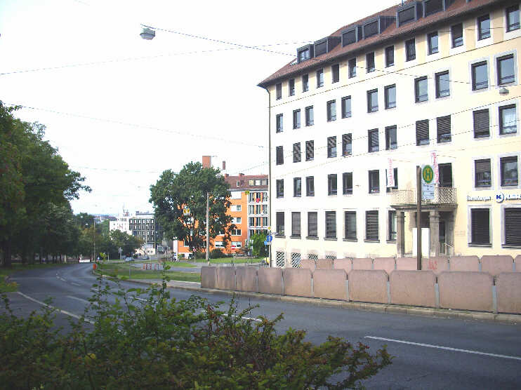 Neutorgraben, bei der Straenbahnhaltestelle Tiergrtnertor (August 2009)