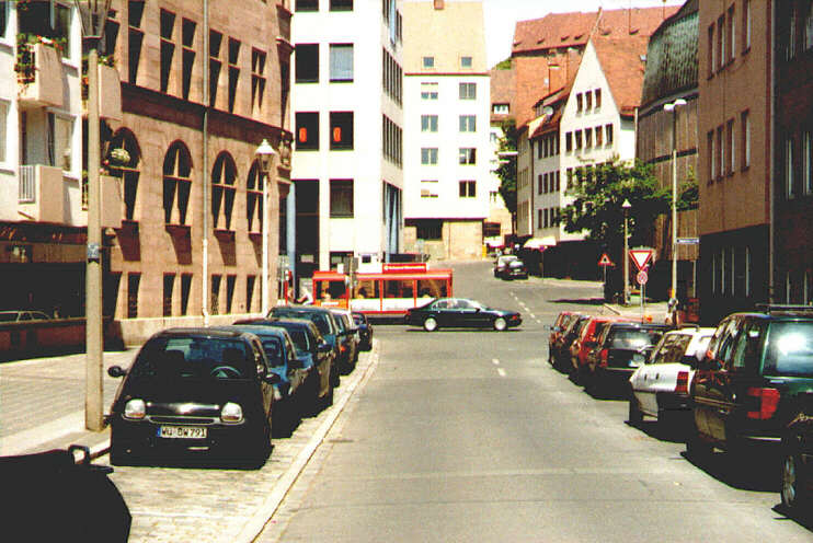 Karlstrae, Blickrichtung Weintraubengasse / Augustinerstrasse (Mai 2004)