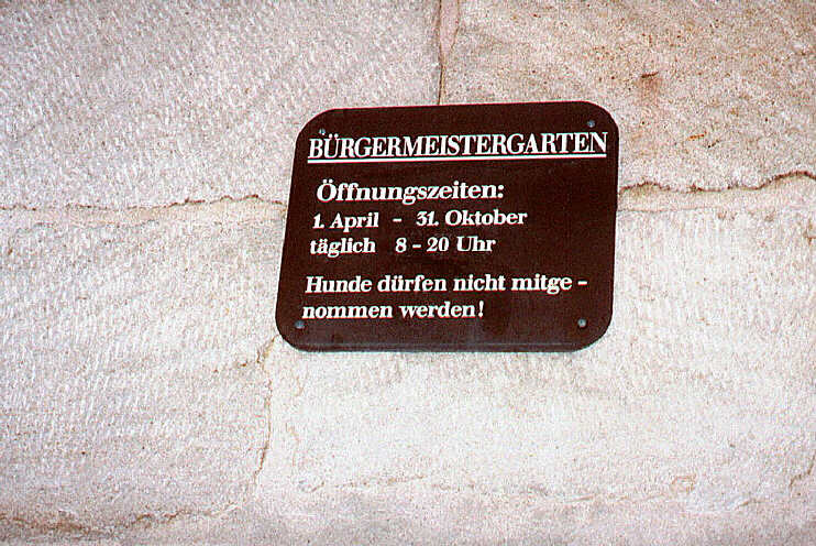 Schild am unteren Eingang zum Brgermeistergarten (Juni 2006)
