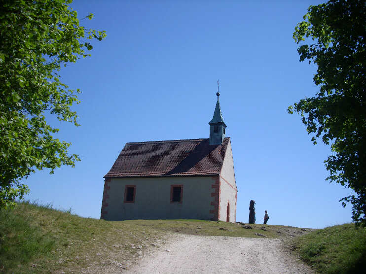 Walburgiskapelle von nördlicher Seite (Mai 2011)