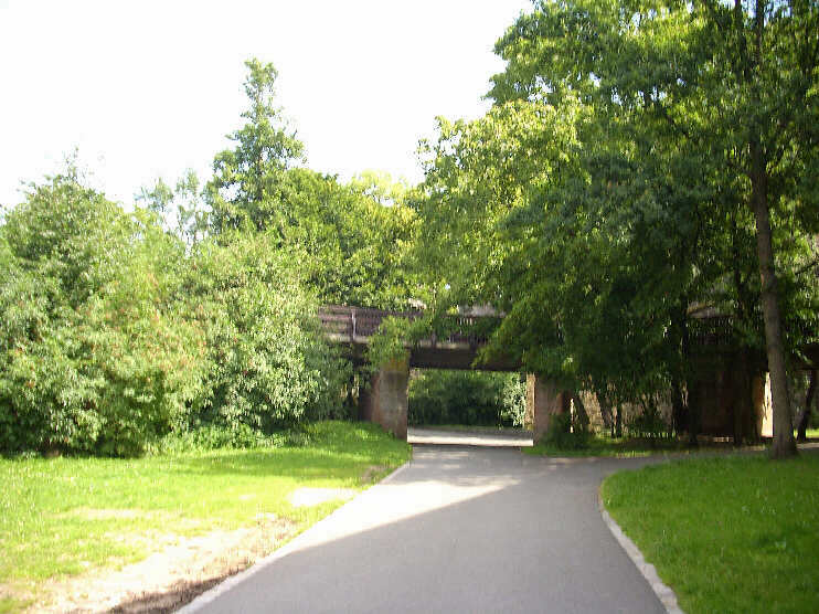 Im Burggraben bei der Tiergärtnertorbrücke (Juli 2009)