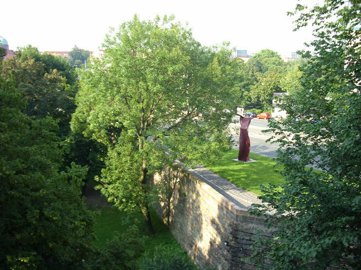 Blick von der Neutorbastei auf den Neutorgraben (August 2009)