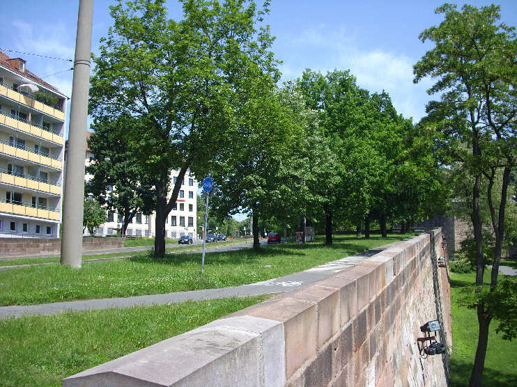 Neutorgraben, rechts Burggraben (Mai 2009)