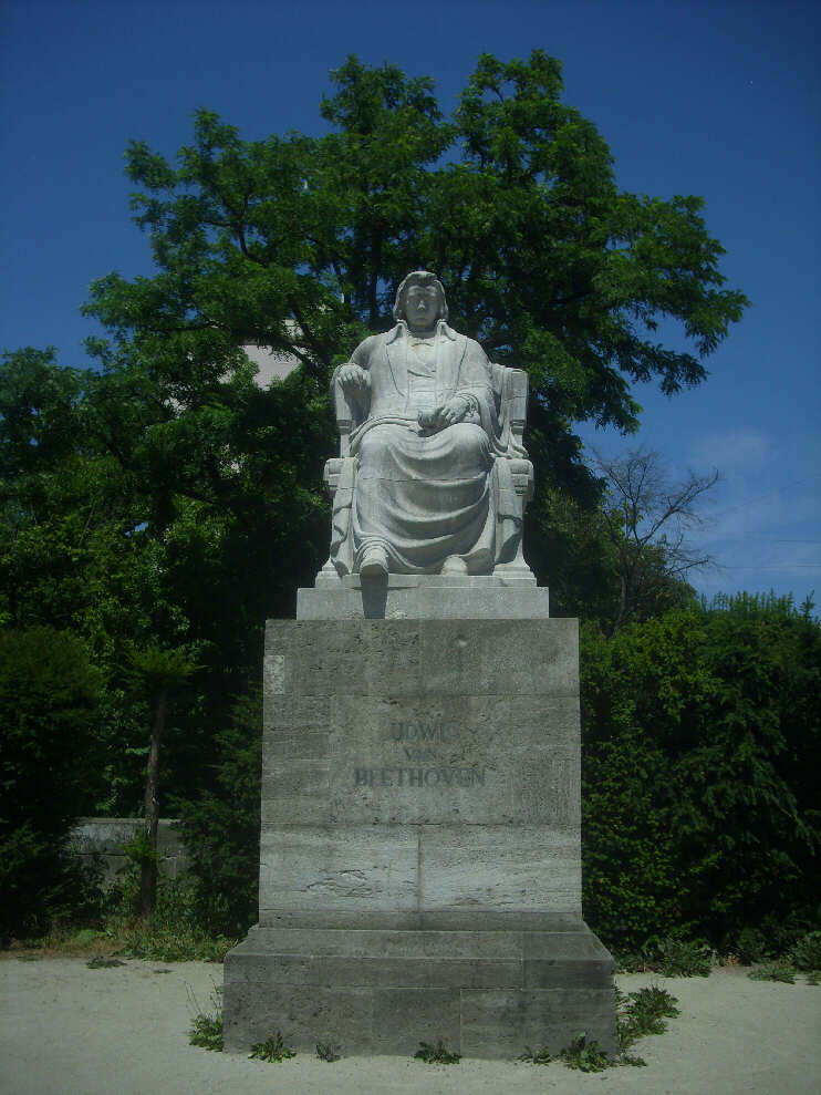 Denkmal Ludwig van Beethoven am Neutorgraben (Juni 2017)