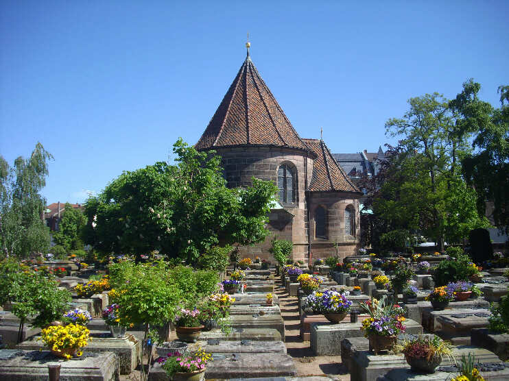 Johannisfriedhof - Holzschuherkapelle (Mai 2013)