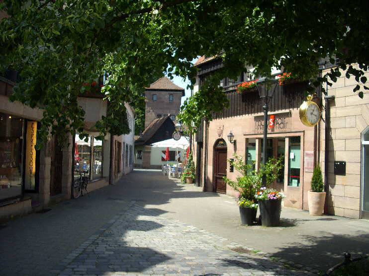 Trödelmarkt, Blickrichtung Henkerhaus und Henkerturm (Mai 2009)