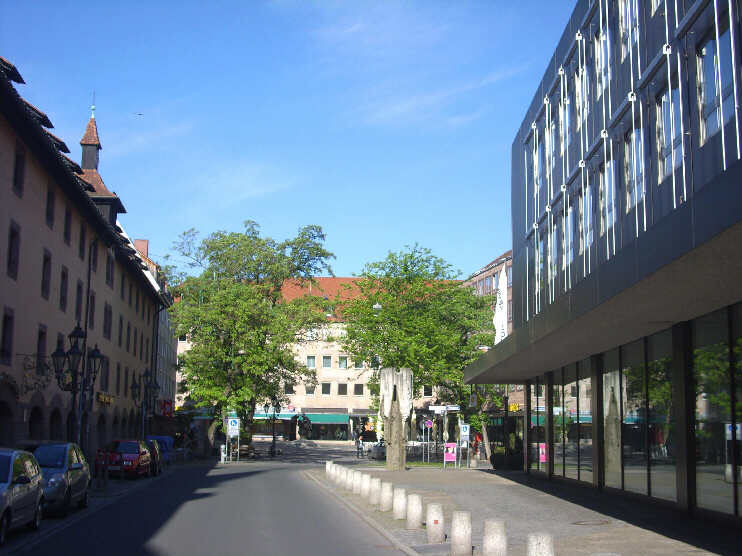 Spitalgasse, Blickrichtung Plobenhofstraße (Mai 2013)