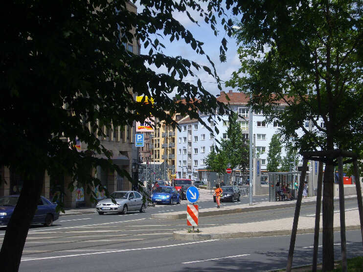 Bucher Straße, beim Friedrich-Ebert-Platz (Juni 2013)