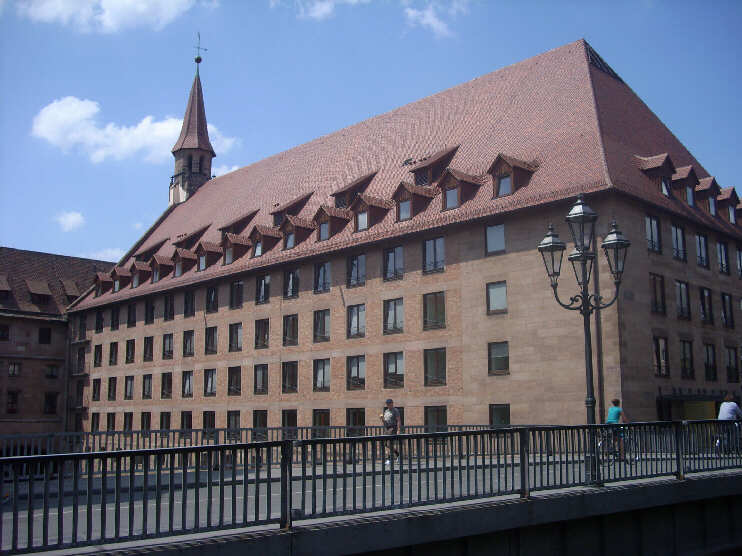Heiliggeist-Spital und Spitalbrücke (Juli 2013)