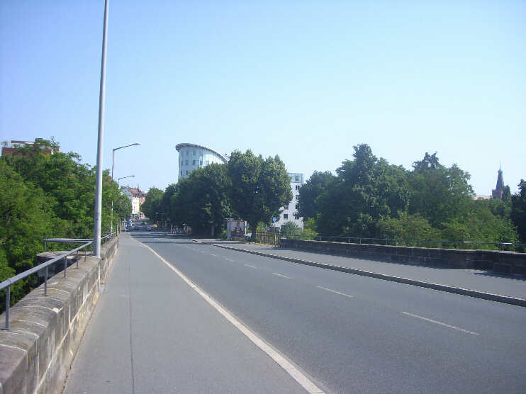 Auf der Johannisbrücke, Blickrichtung St. Johannis (Juli 2013)