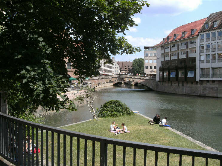 Blick vom Schleifersteg zur Fleischbrücke (Juli 2013)