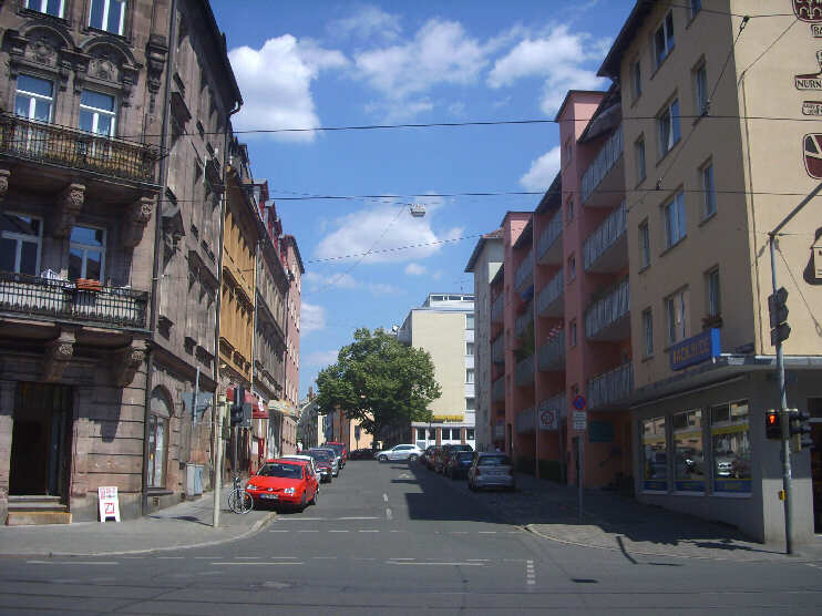 St.-Johannis-Mühlgasse, Blickrichtung Burgschmietstraße (Juli 2013)