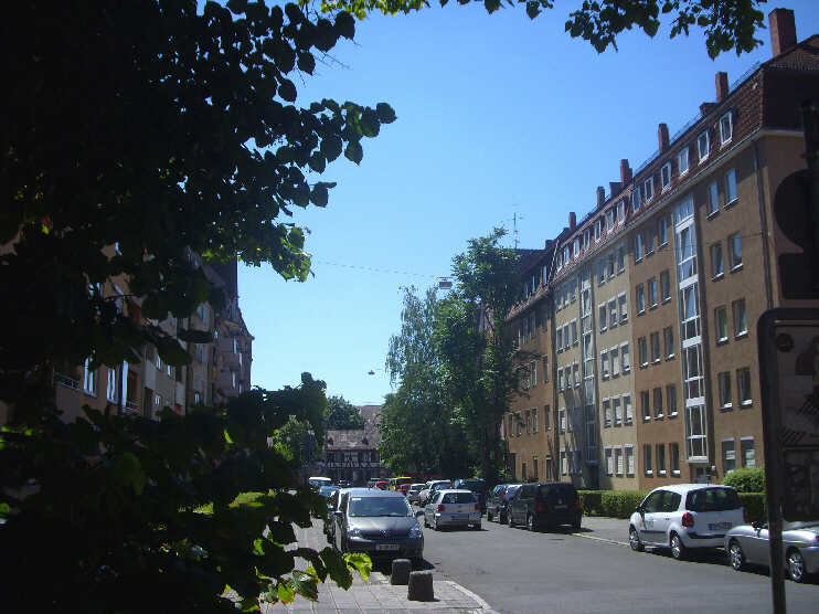 Blick vom Palmplatz auf die Innere Hallerstraße (August 2013)