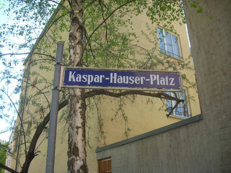 Kaspar-Hauser-Platz (April 2014)