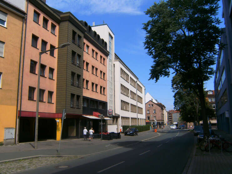 Rollnerstraße, Blickrichtung Pirckheimerstraße  (Juni 2017)