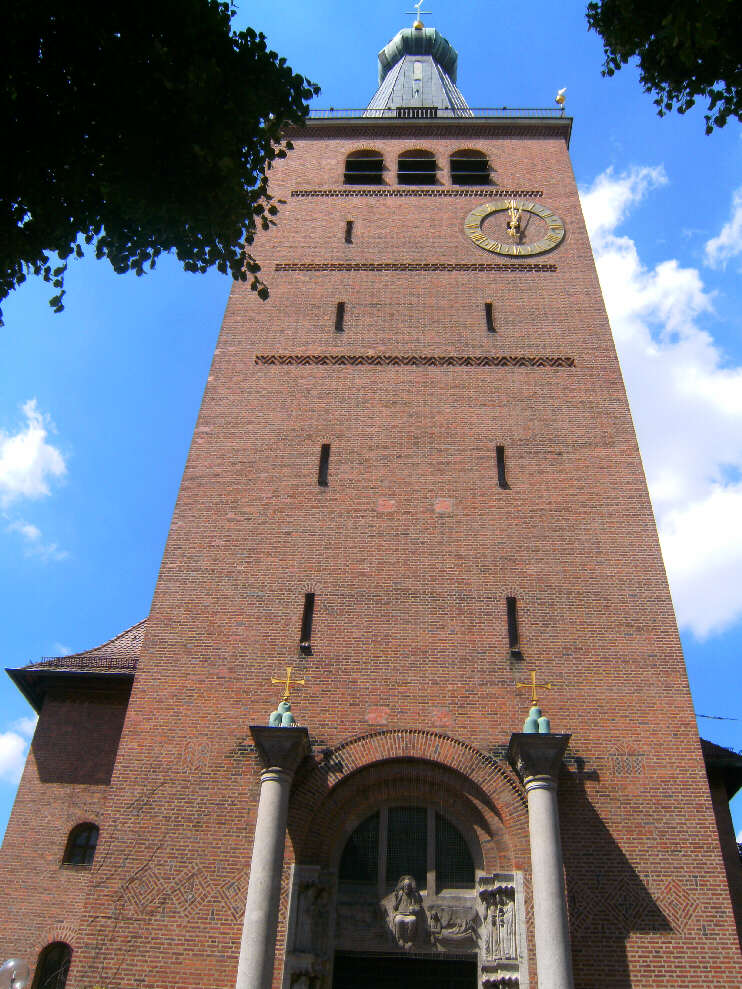 Turm der Friedenskirche (Juli 2017)