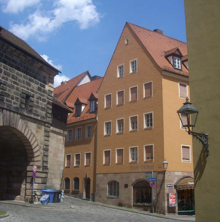 Blick von der Neutormauer zum Neutor und zum Eckhaus Neutormauer/Neutorstraße (Juni 2017)