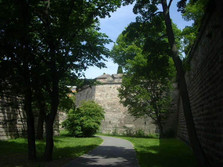 Burggraben nahe der Neutorbastei (Mai 2014)