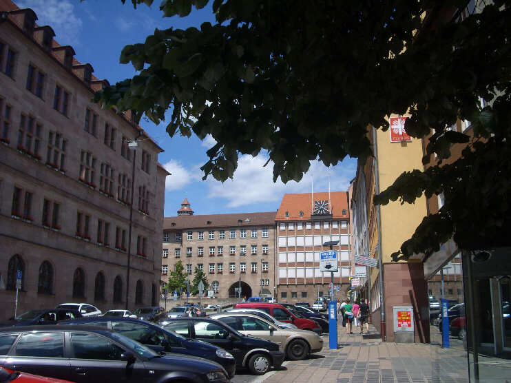 Obstmarkt, Blickrichtung Theresienstraße (Juni 2013)