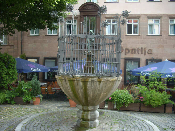 Dudelsackpfeiferbrunnen am Unschlittplatz (Juli 2012)
