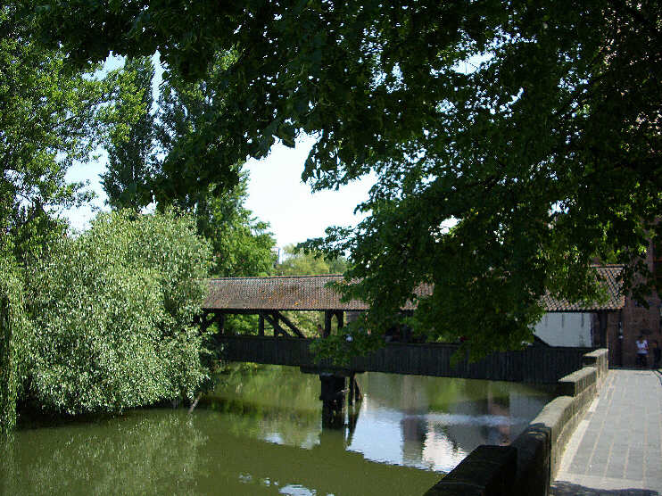 Henkersteg, von der Maxbrücke aus gesehen (Mai 2009)