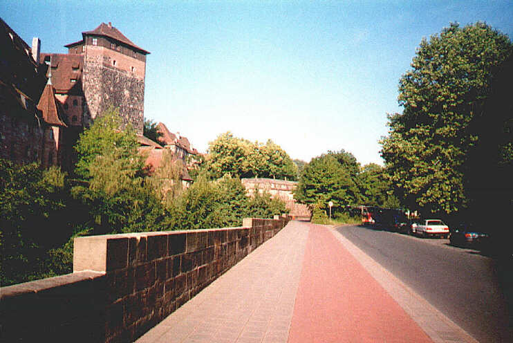 Vestnertorgraben mit Blick zum Fünfeckturm (Juni 2001)