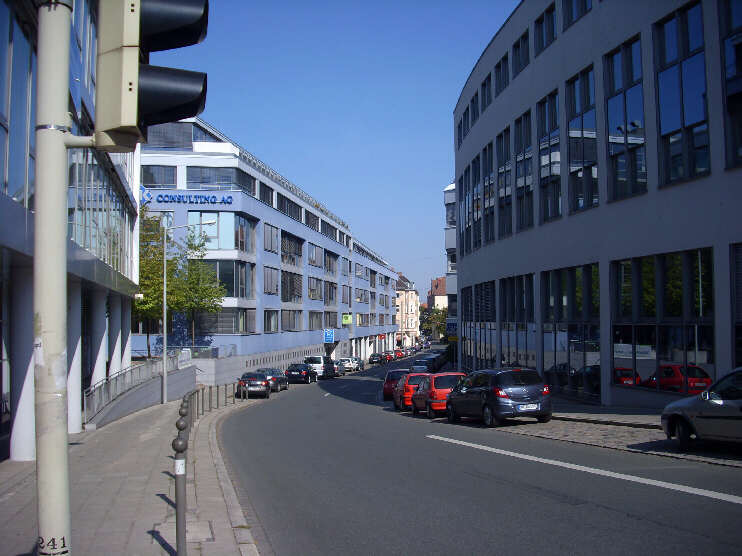 Maxfeldstraße, Blickrichtung Pirckheimerstraße  (September 2009)