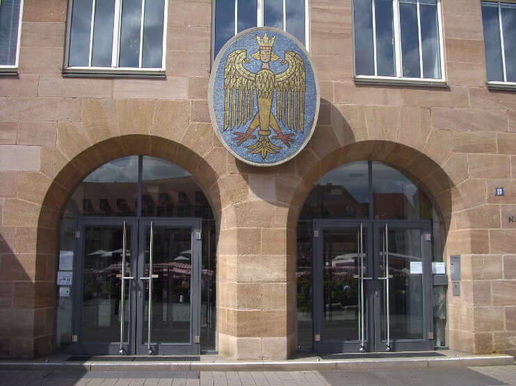 Hauptmarkt 18: Neues Rathaus - Eingangsportal (Juni 2012)