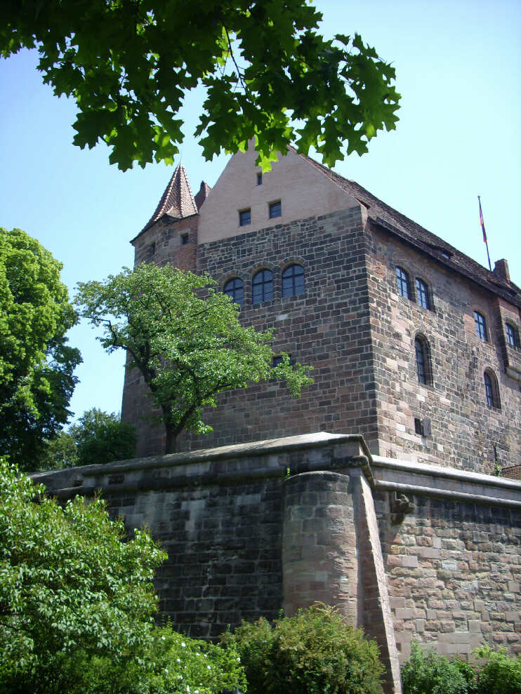 Blick vom Burggarten zum Palas der Kaiserburg (Mai 2009)