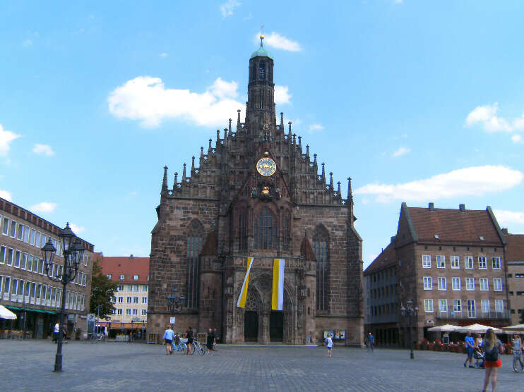 Frauenkirche am Fronleichnamstag (Juni 2017)