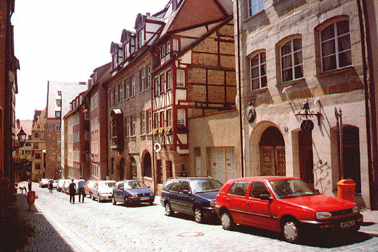 Die Albrecht-Dürer-Straße talwärts (Juni 2002)