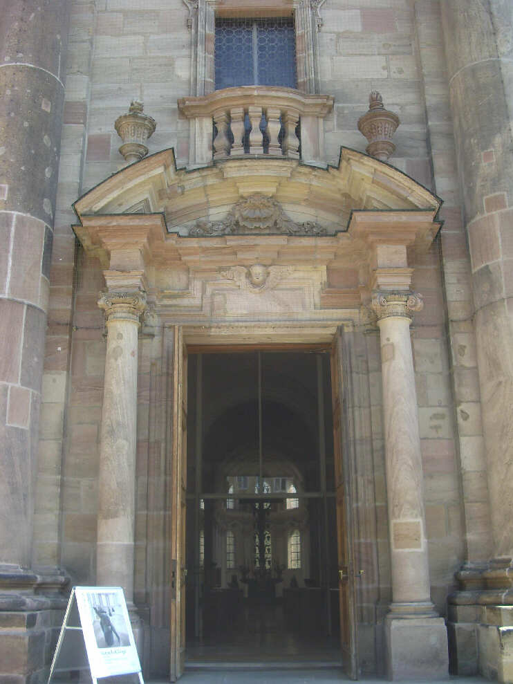 St. Egidien Eingangsportal (April 2015)