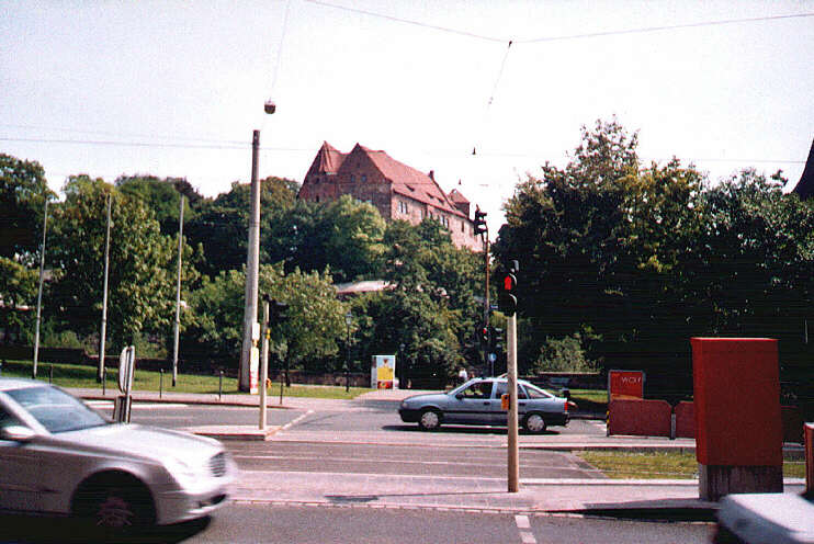 Blick vom Neutorgraben auf die Kaiserburg (Juni 2002)