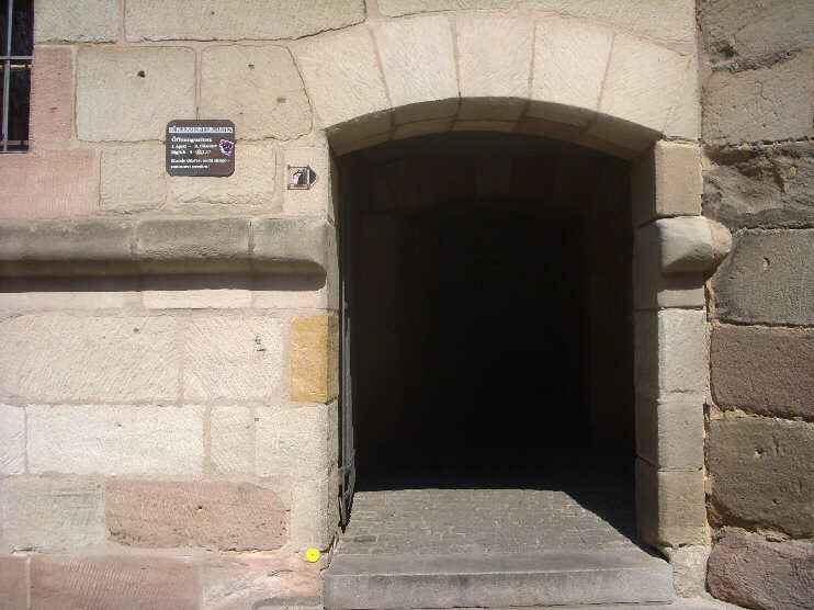 Der untere Eingang zum Bürgermeistergarten am Neutor (April 2015)