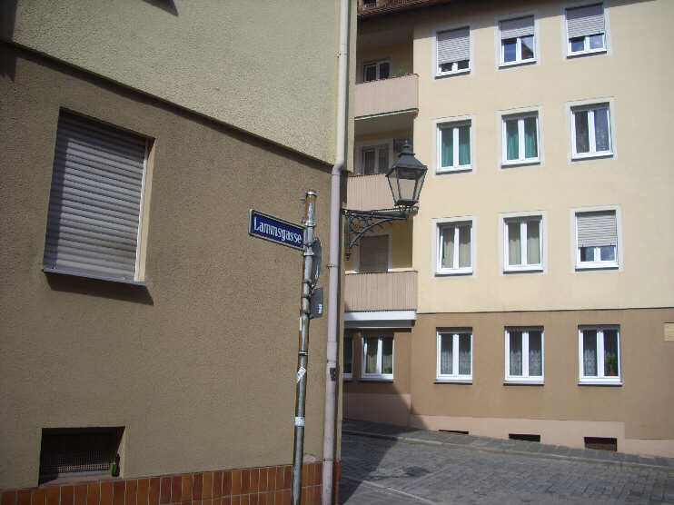 Ecke Lammsgasse / August-Dürer-Straße (Juni 2012)