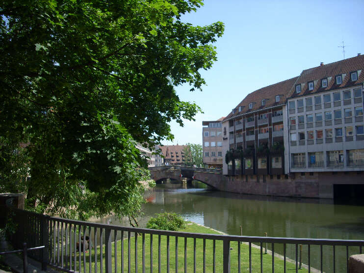Blick vom Schleifersteg zur Fleischbrücke (Mai 2009)