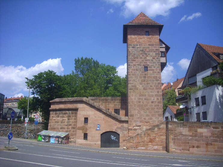Am Hallertor: Turm «Grünes H»: Bei diesem Turm ist der Zugang zum Hallertor-/Neutorzwinger (Juli 2017)