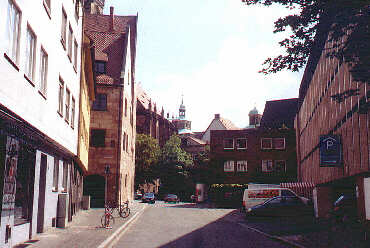Blick von der Karlstraße in die Schustergasse (Juli 2006)