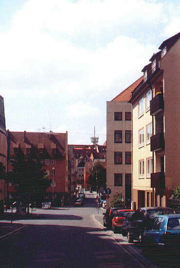 Karlstraße, Blickrichtung Karlsbrücke, Trödelmarkt  (Juni 2006)