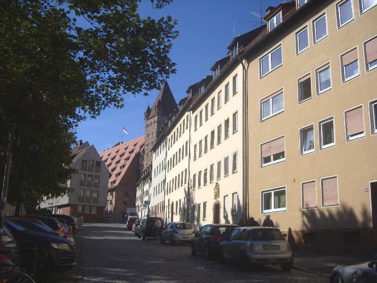 Blick vom Paniersplatz in die Obere Söldnersgasse und die Reichsstädtischen Bauten (Oktober 2013)